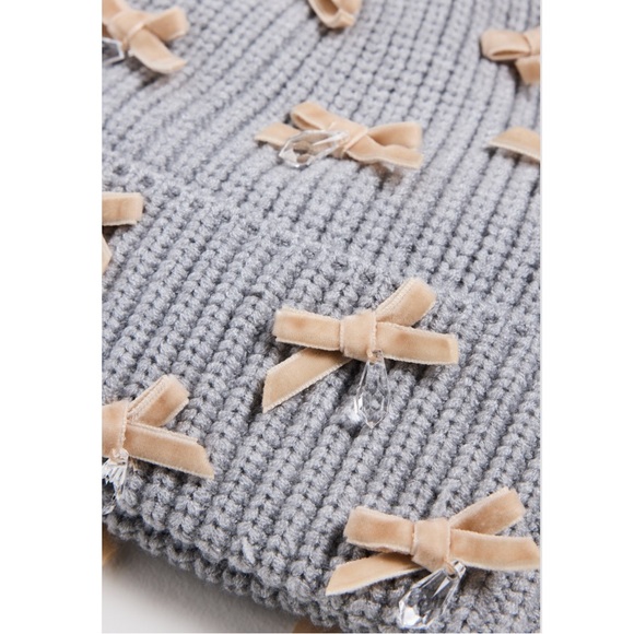 NWT Lele Sadoughi Bow Embellished Dangle Beaded Beanie in Dove Grey $175 MSRP - Picture 3 of 8